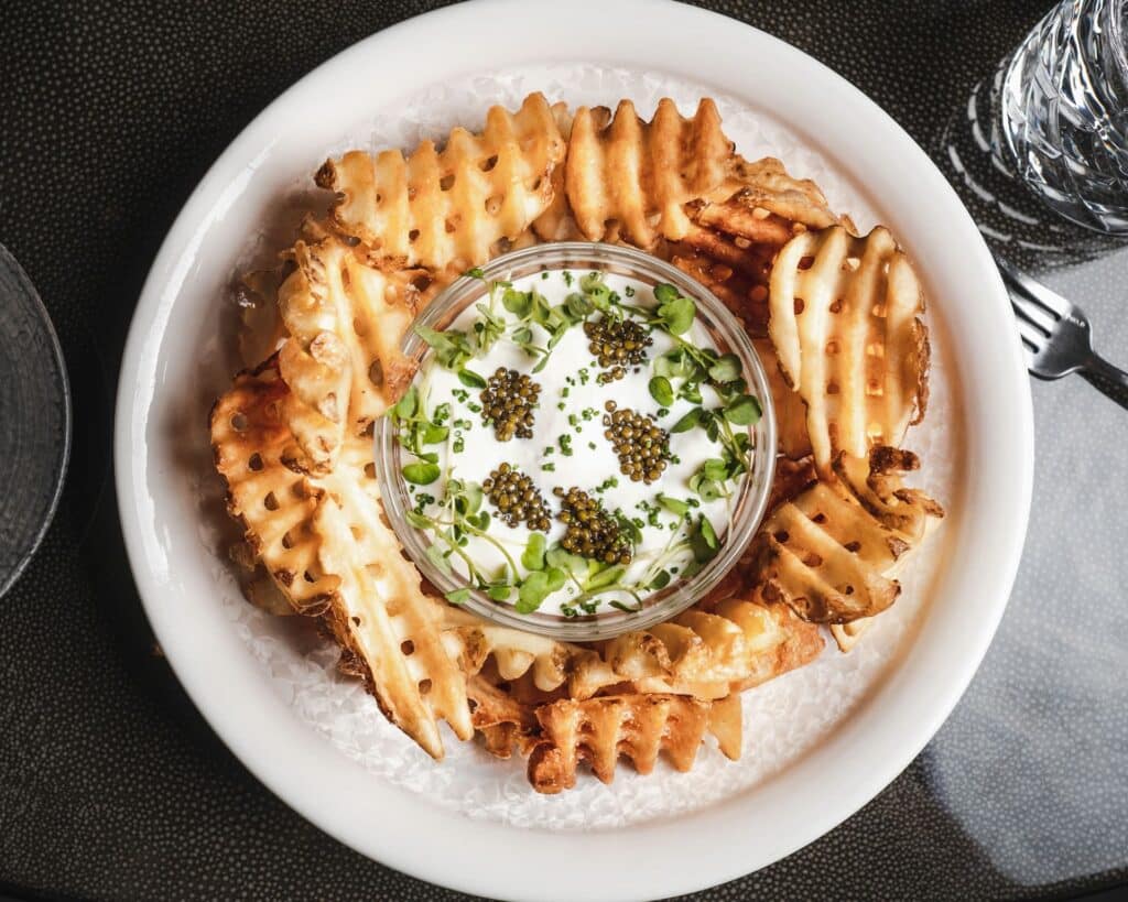 caviar with fries